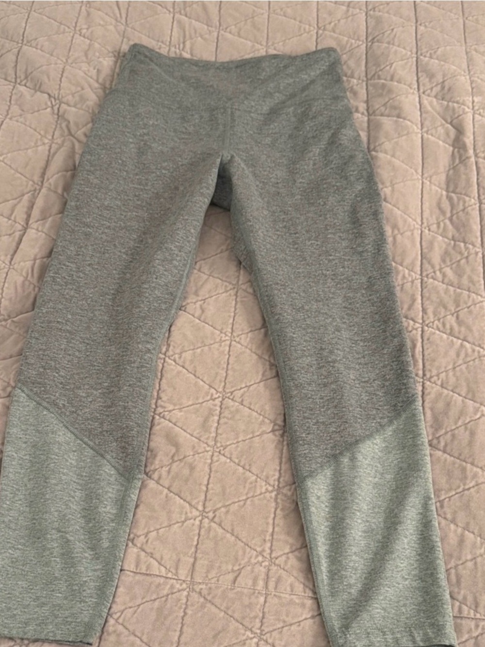 Zobha Two-Tone Gray Athletic Leggings EUC